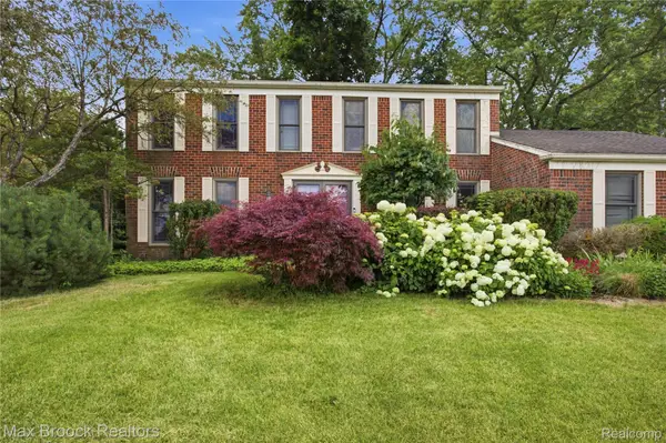 4259 Savoie Trail, WestBloomfield, MI 48323