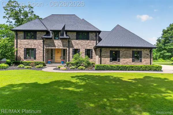 201 Mystic Meadows Court, Howell, MI 48843