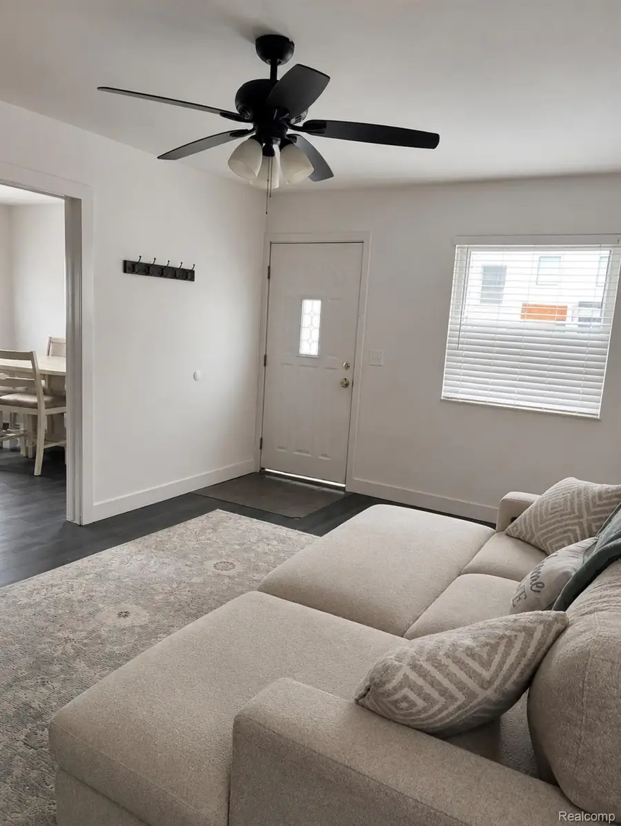 1704 E Meyers Avenue, Hazel Park, MI 48030 - #3