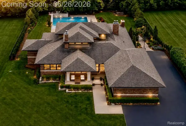 30442 S Greenbriar Road, Franklin, MI 48025