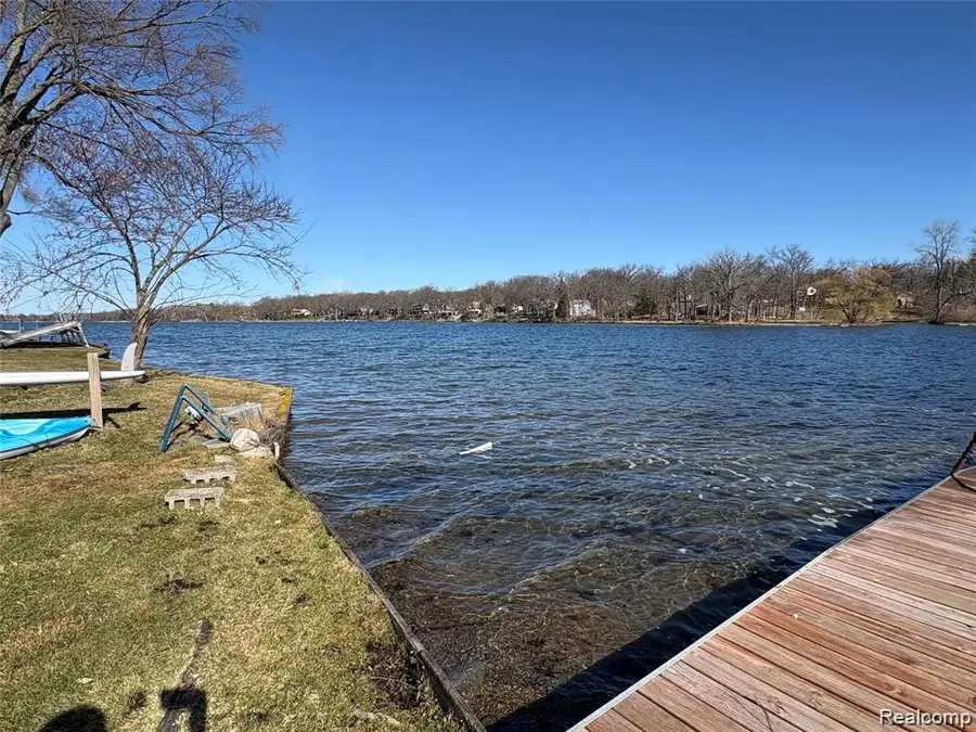 6912 Colony Drive, West Bloomfield, MI 48323 - #3