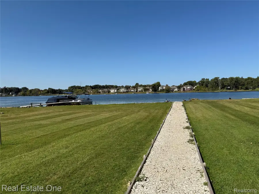 2910 Loon Drive, Wixom, MI 48393 - #3
