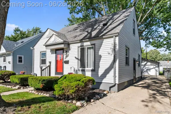 29710 Quinkert Street, Roseville, MI 48066