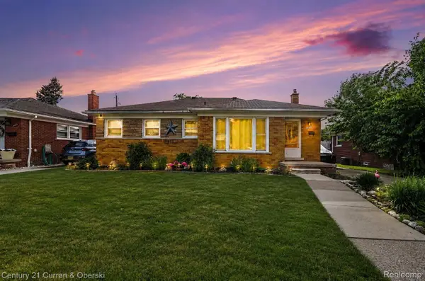 9059 San Jose, Redford, MI 48239