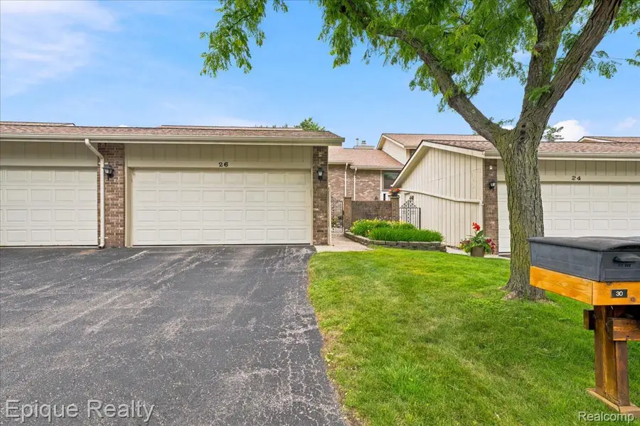 26 Kirks Court, Rochester Hills, MI 48309 - #2