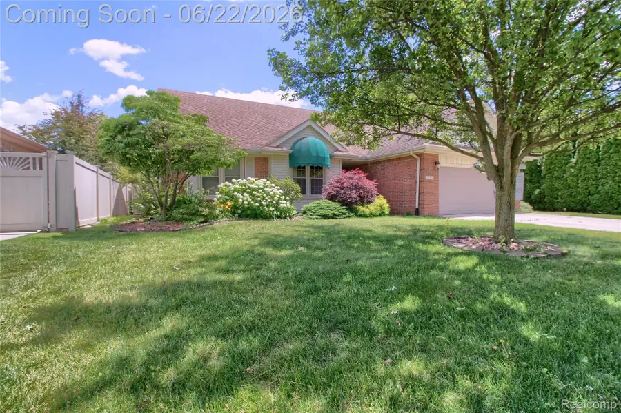 26901 Coachlight Street, Trenton, MI 48183 - #2