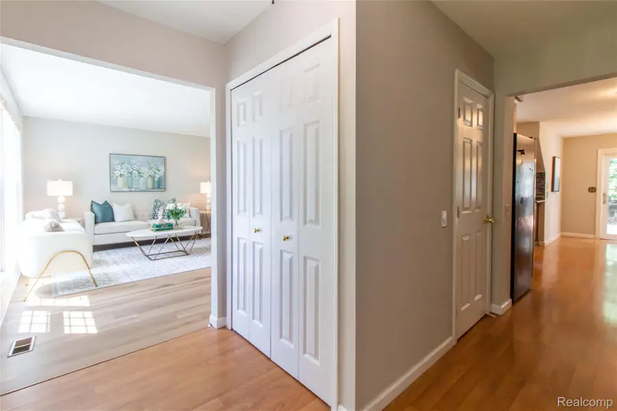 1880 Poppleton Drive, West Bloomfield, MI 48324 - #2