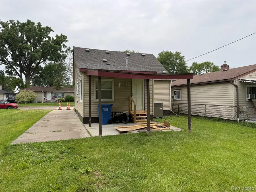 13642 Hendricks Avenue, Warren, MI 48089 - #3