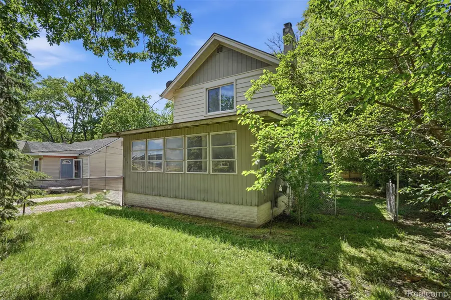 969 Myrtle Avenue, Waterford, MI 48328 - #2