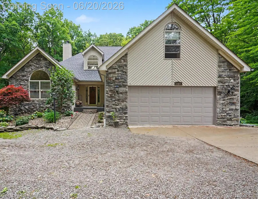 13275 Old Oaks Drive, Fenton, MI 48430 - #2
