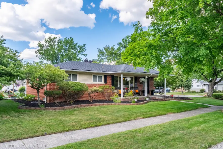 33112 Kirby Street, Farmington, MI 48336 - #2