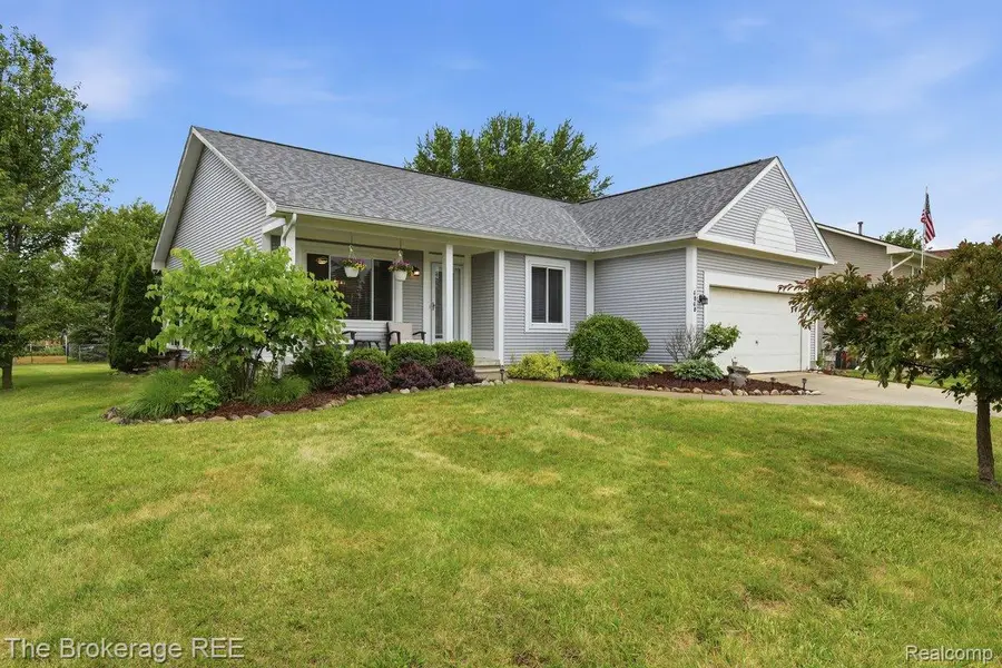 6060 Hearthside Place, Grand Blanc, MI 48439 - #2