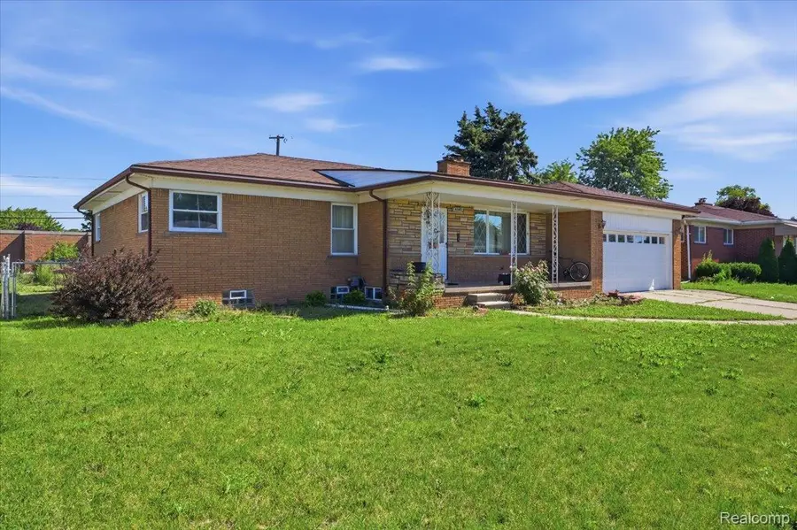 8565 Potomac Street, Center Line, MI 48015 - #2
