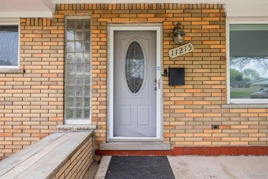 11215 Chippewa Drive, Warren, MI 48093 - #3
