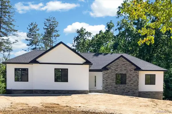 15157 Worden Rd., Holly, MI 48442