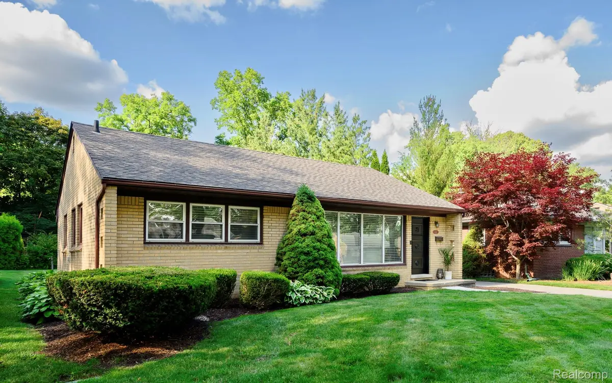 2151 Derby Road, Troy, MI 48084 - #1