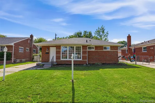 8585 Dixie Lane, DearbornHeights, MI 48127