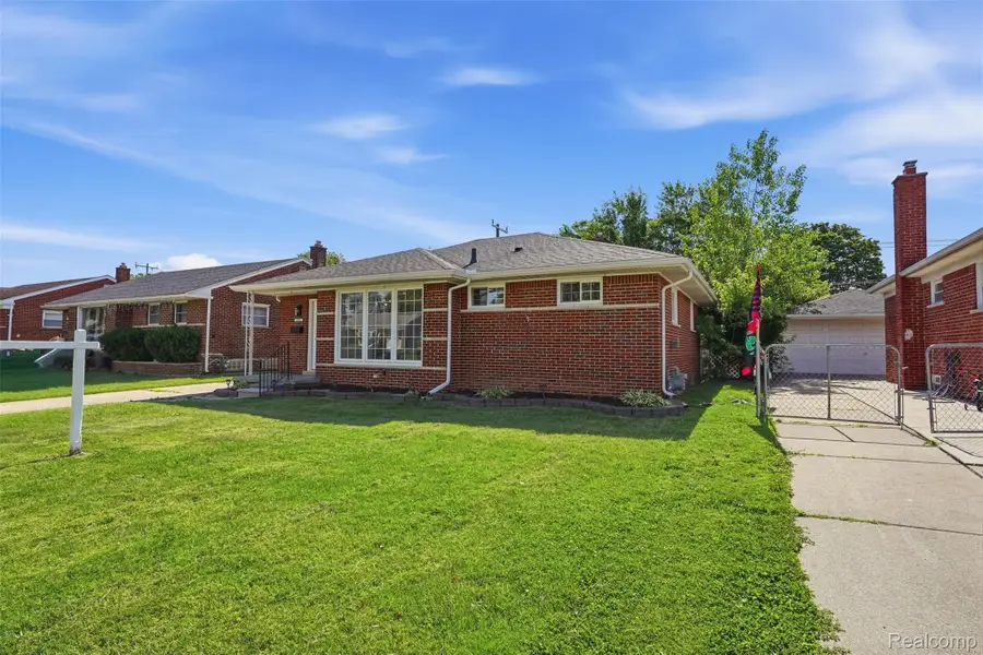 8585 Dixie Lane, Dearborn Heights, MI 48127 - #2