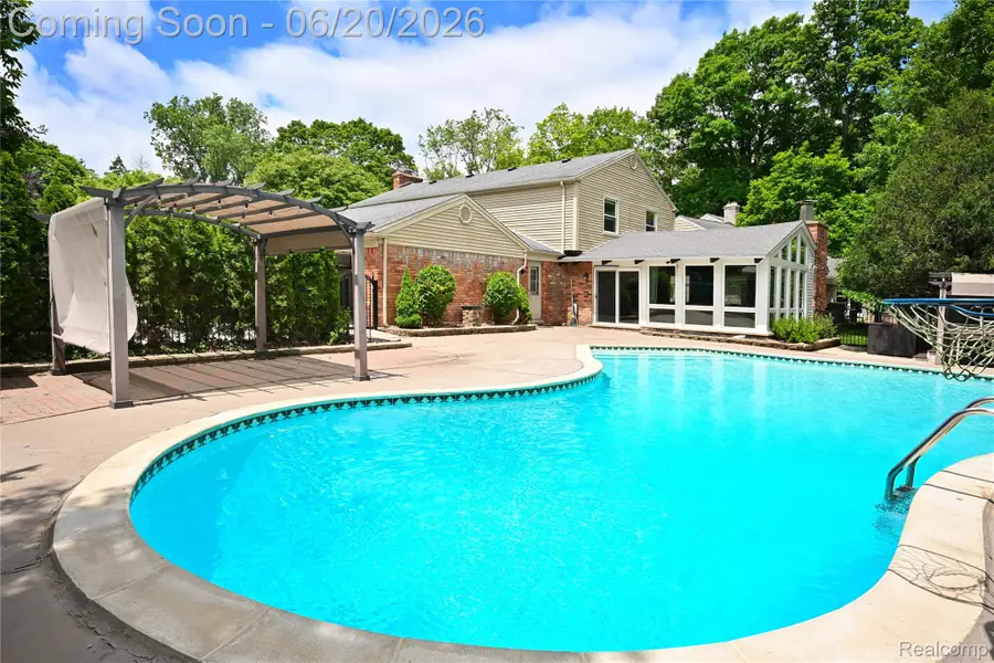 31310 Foxboro Way, Beverly Hills, MI 48025 - #2