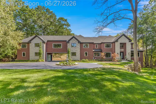 5029 Forest Valley Drive, Clarkston, MI 48348