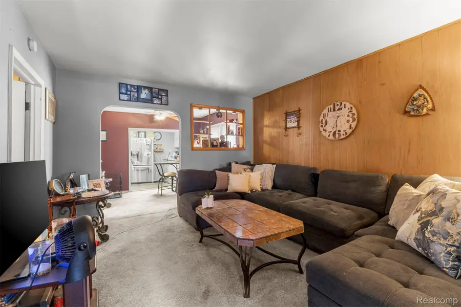5706 Robindale Avenue, Dearborn Heights, MI 48127 - #3