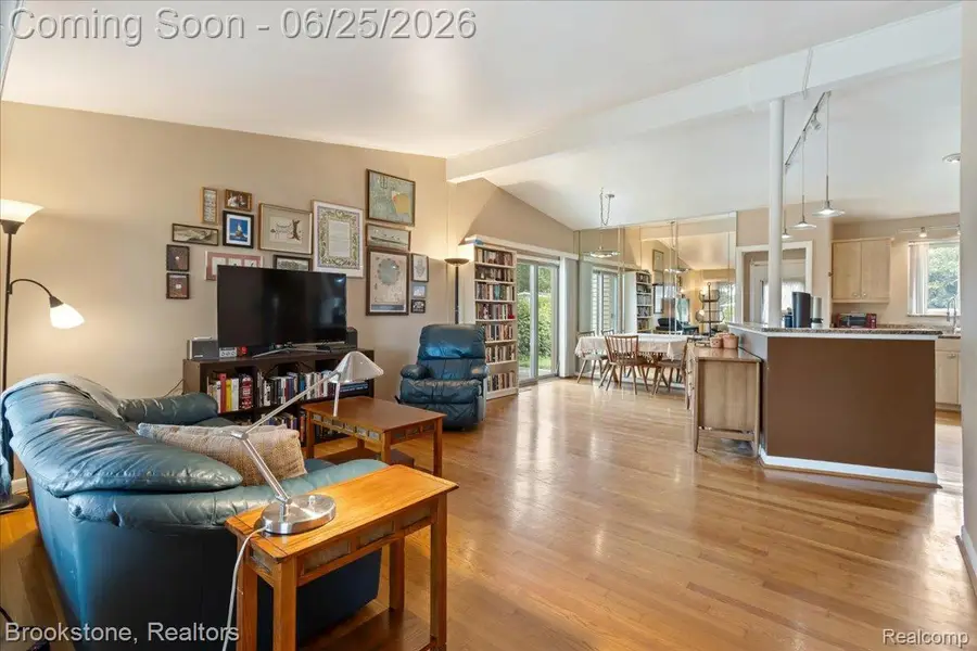 24210 Beverly Street, Oak Park, MI 48237 - #2
