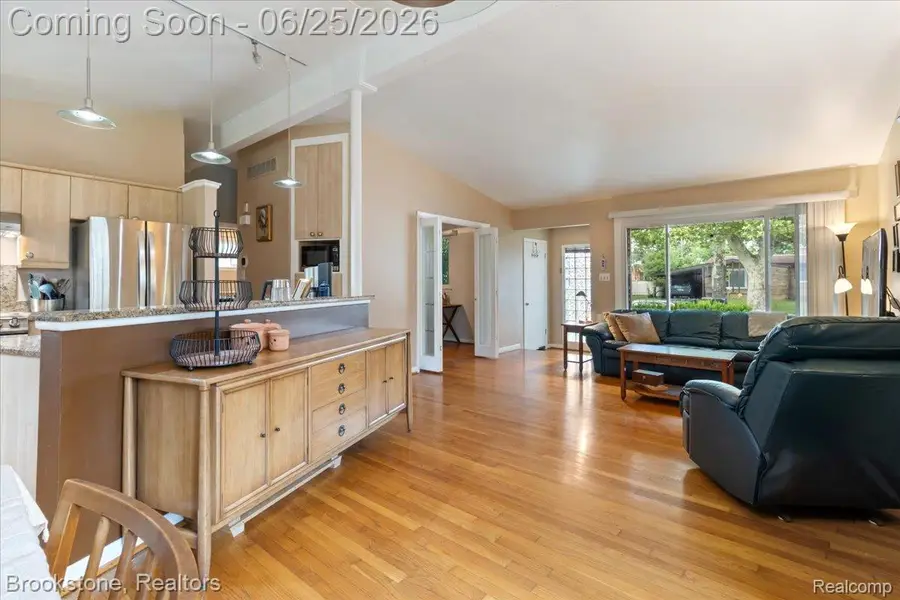 24210 Beverly Street, Oak Park, MI 48237 - #3