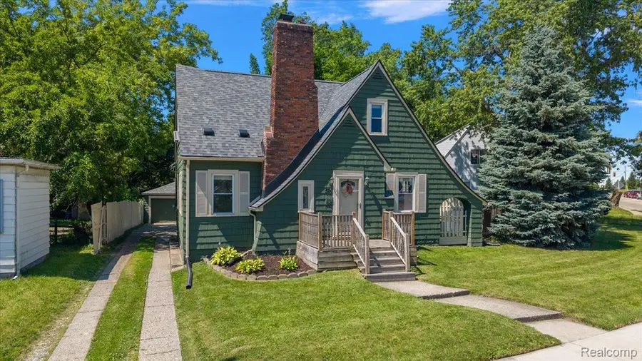 580 E Montcalm Street, Pontiac, MI 48342 - #3