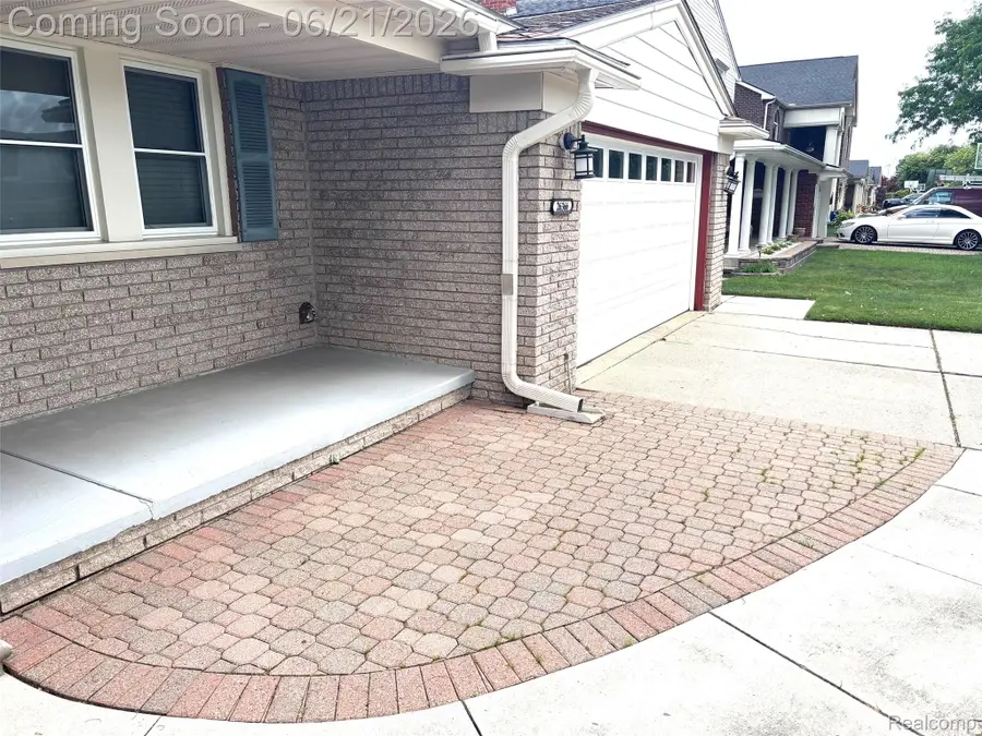 26366 Cecile Street, Dearborn Heights, MI 48127 - #3