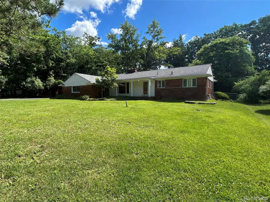 25426 Edgemont Drive, Southfield, MI 48033 - #2