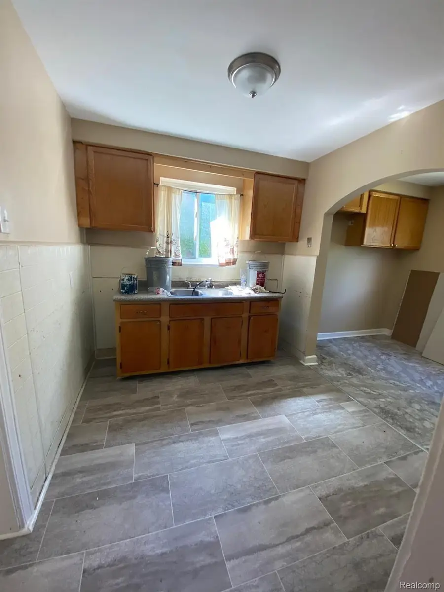 8063 Yolanda Street, Detroit, MI 48234 - #2