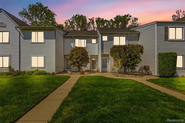 42 Rosebud Lane, MtClemens, MI 48043