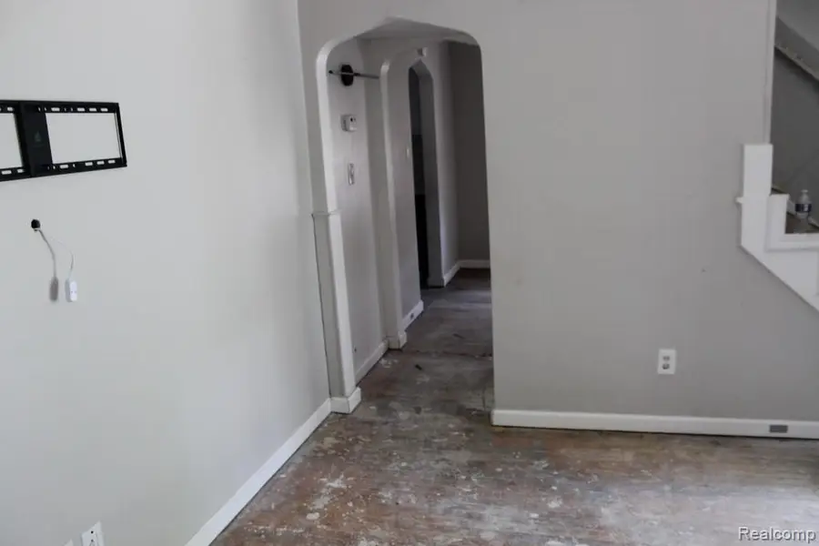 25974 Powers Avenue, Dearborn Heights, MI 48125 - #2