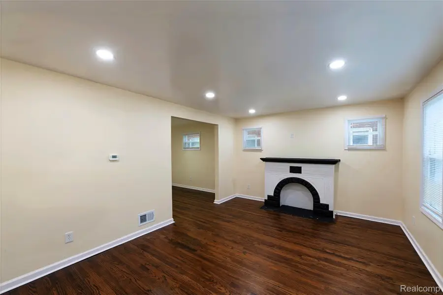 8087 Cloverlawn Street, Detroit, MI 48204 - #2