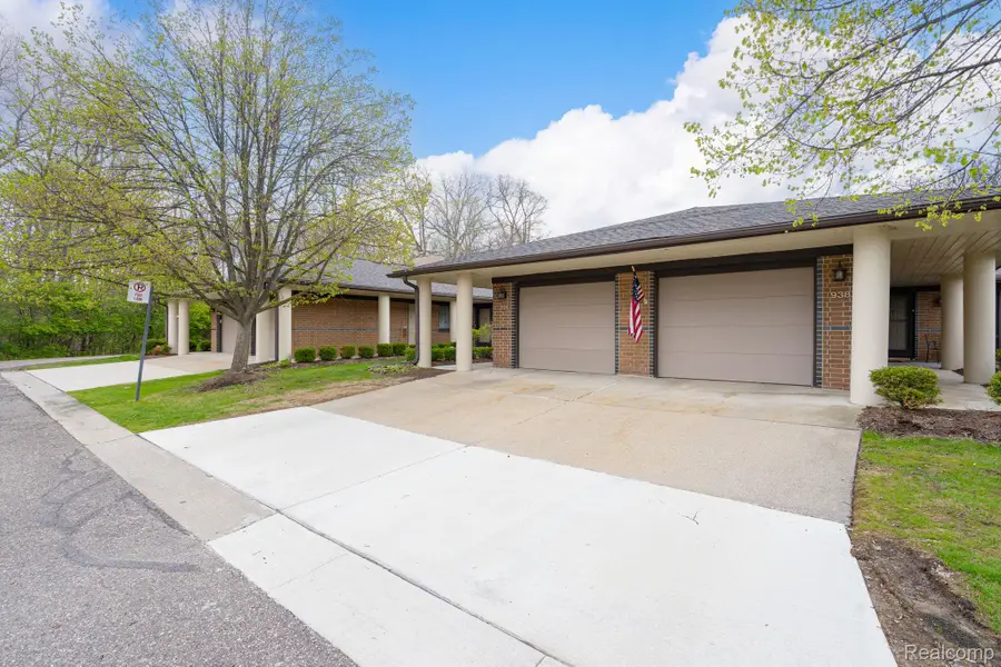 936 Wexford Way, Rochester Hills, MI 48307 - #3