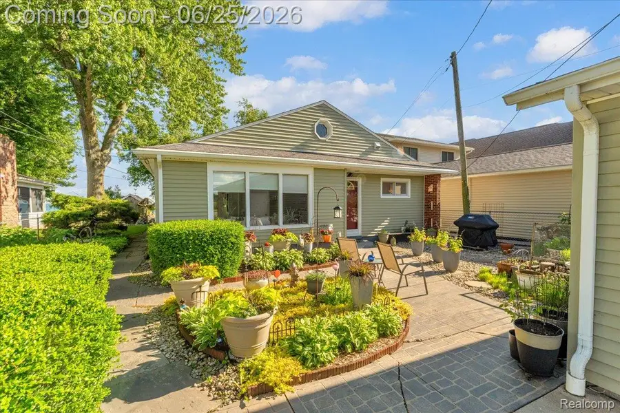 9905 Dixie Highway, Ira, MI 48023 - #2