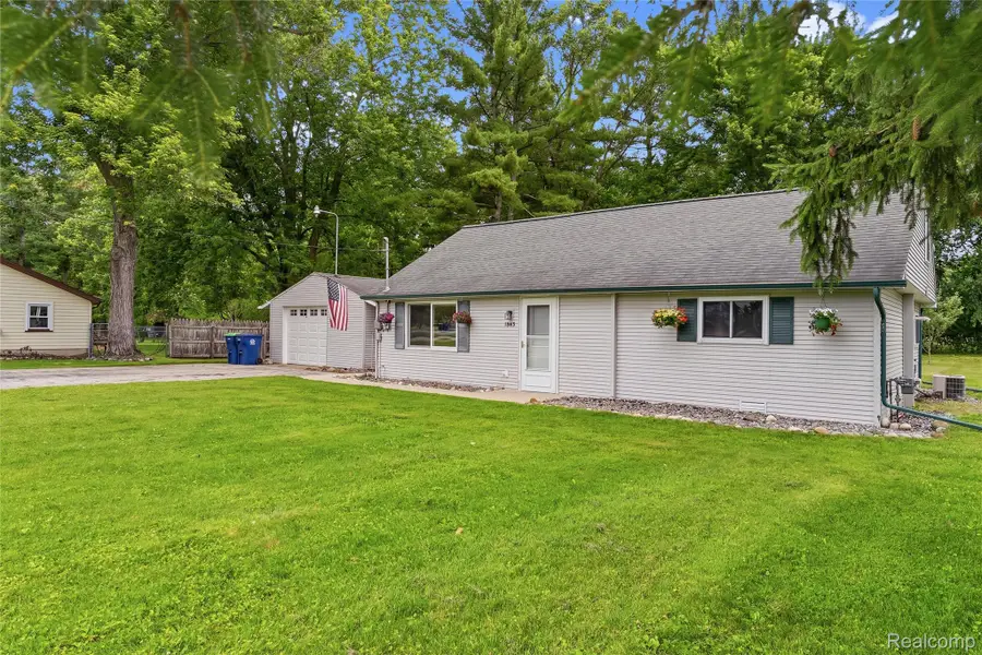 1843 Curtis Road, Bridgeport, MI 48415 - #3