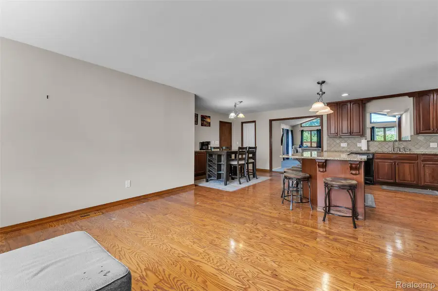2752 Red Arrow Drive, Commerce Township, MI 48382 - #3