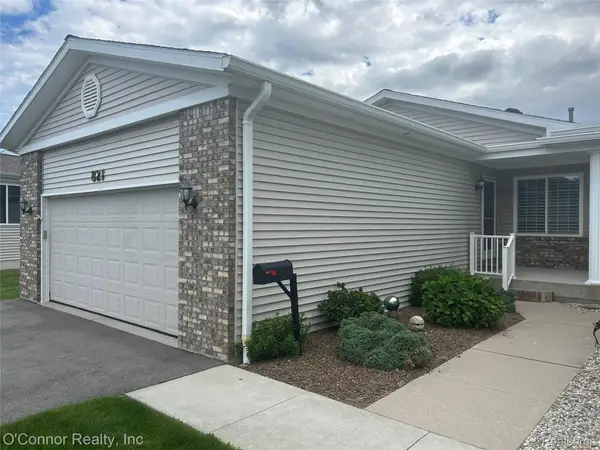 821 Crystal Lane, Marysville, MI 48040