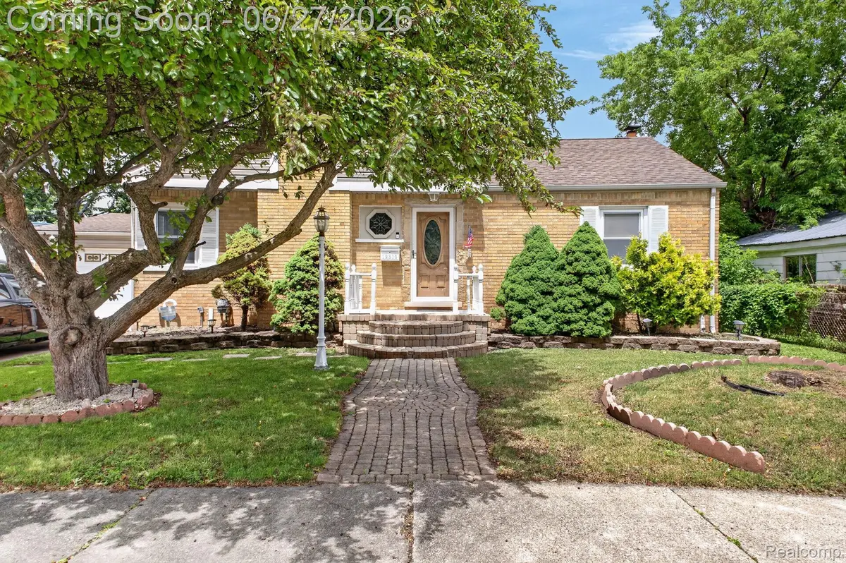19315 Delaware Street, Roseville, MI 48066 - #1