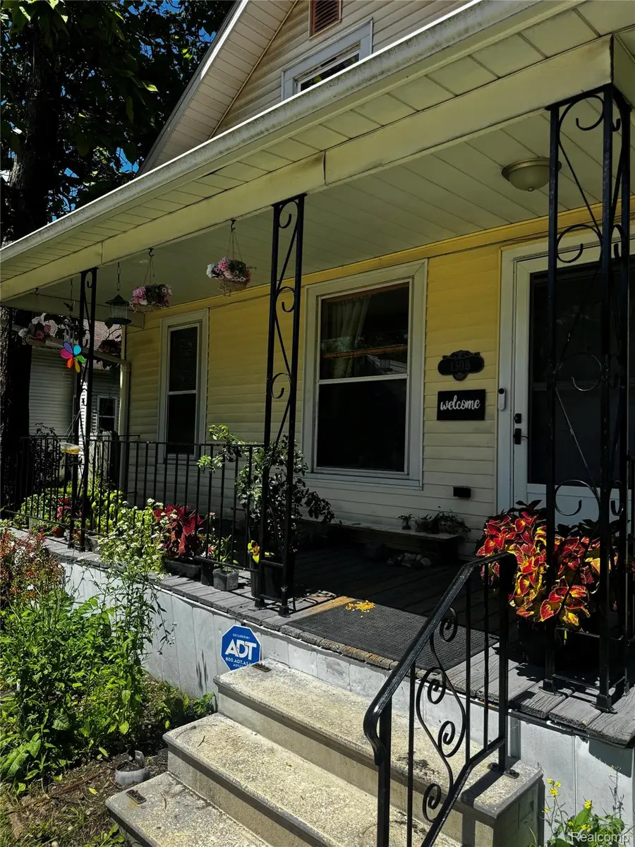 1308 W Genesee Avenue, Saginaw, MI 48602 - #3