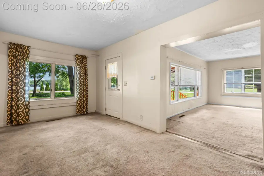 514 Lake Street, Howell, MI 48843 - #3
