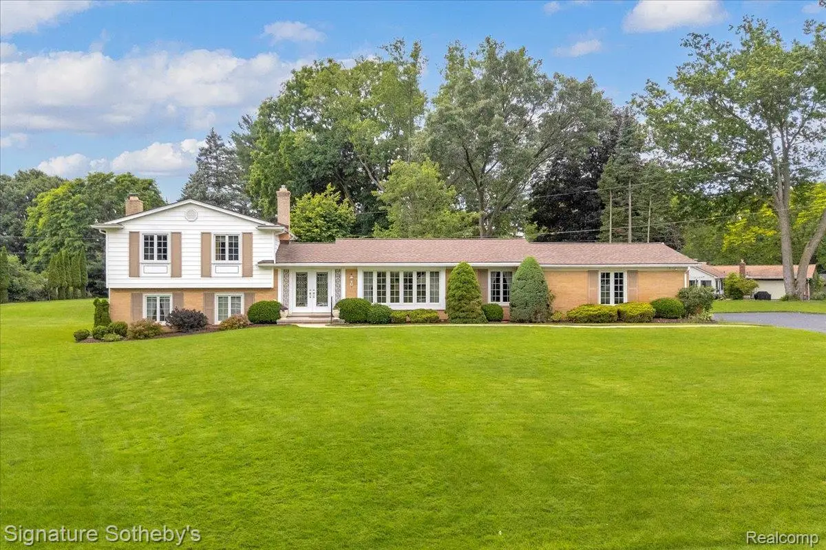 6851 Meath Hunt Circle, Troy, MI 48098 - #1
