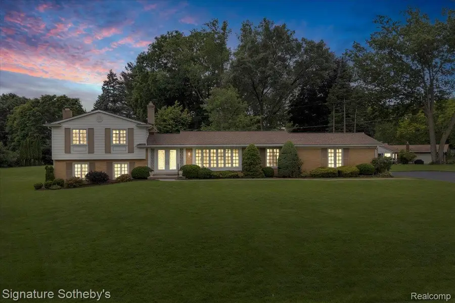 6851 Meath Hunt Circle, Troy, MI 48098 - #2