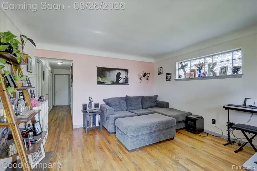 22626 Harmon Street, Saint Clair Shores, MI 48080 - #2