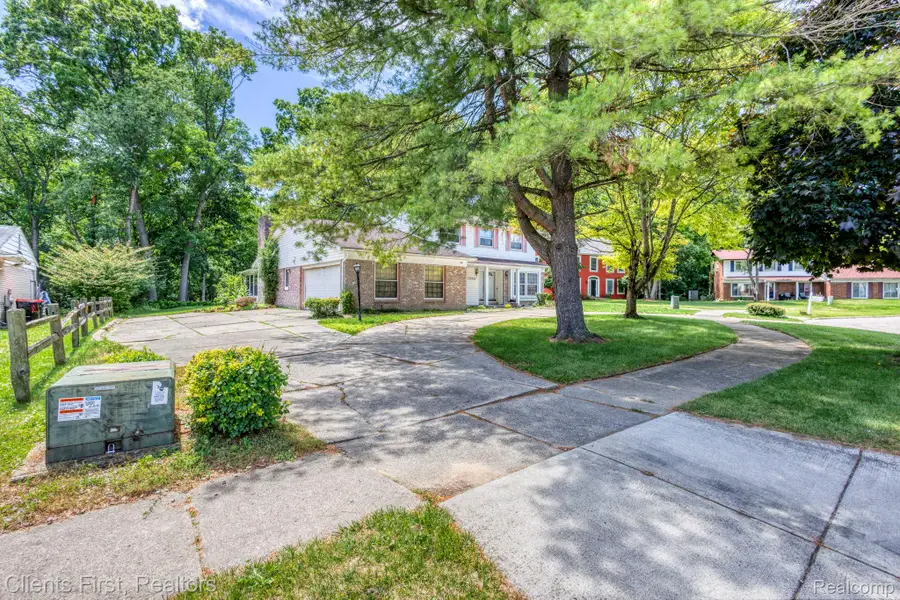 22999 Valley View Drive, Southfield, MI 48033 - #2