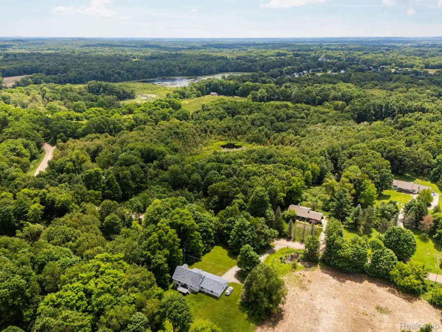 00 Brighton, Howell, MI 48843 - #2