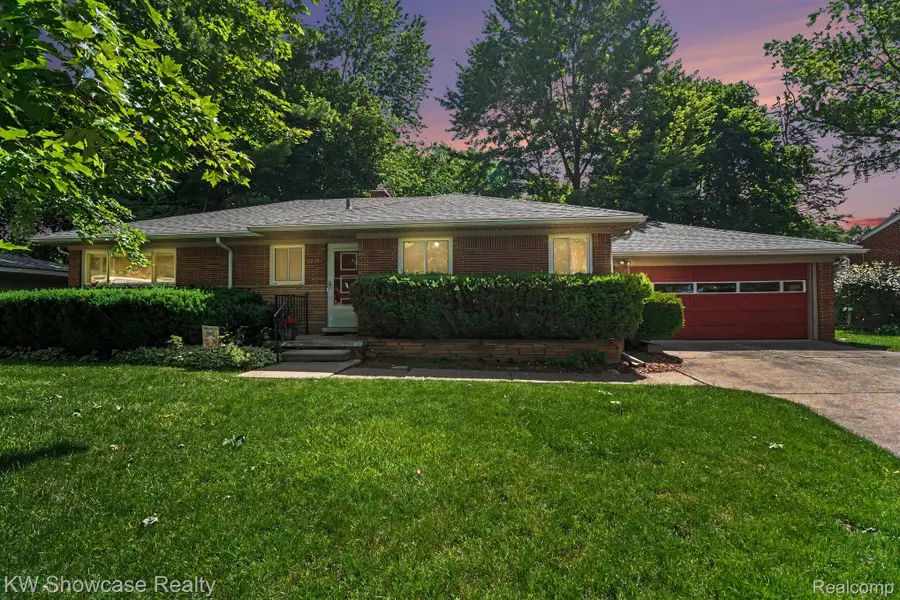 22780 Manning Street, Farmington, MI 48336 - #3
