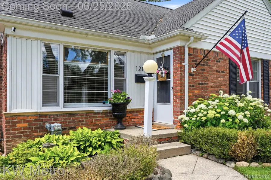 1210 Lyons Avenue, Royal Oak, MI 48073 - #3