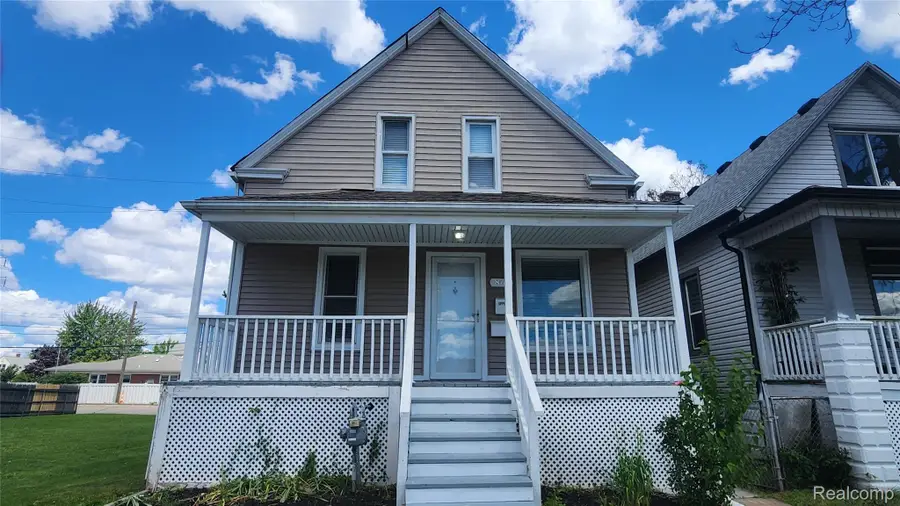 876 Vinewood Street, Wyandotte, MI 48192 - #2